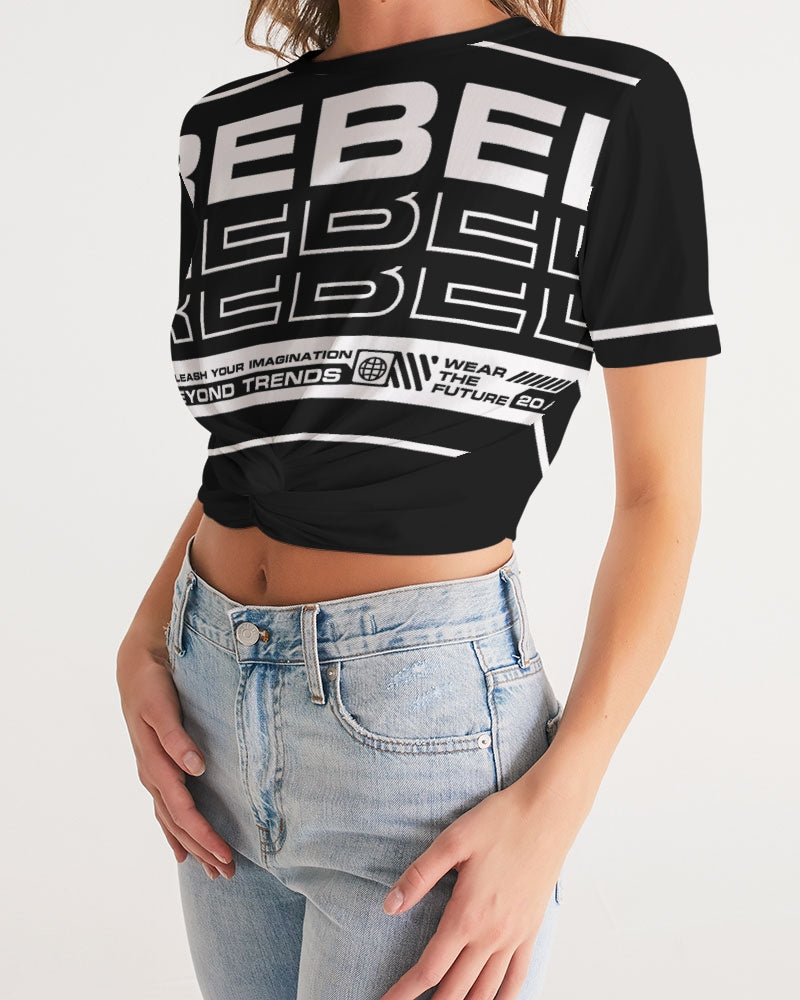 REBEL BEYOND TRENDS Women's All-Over Print Twist-Front Cropped Tee